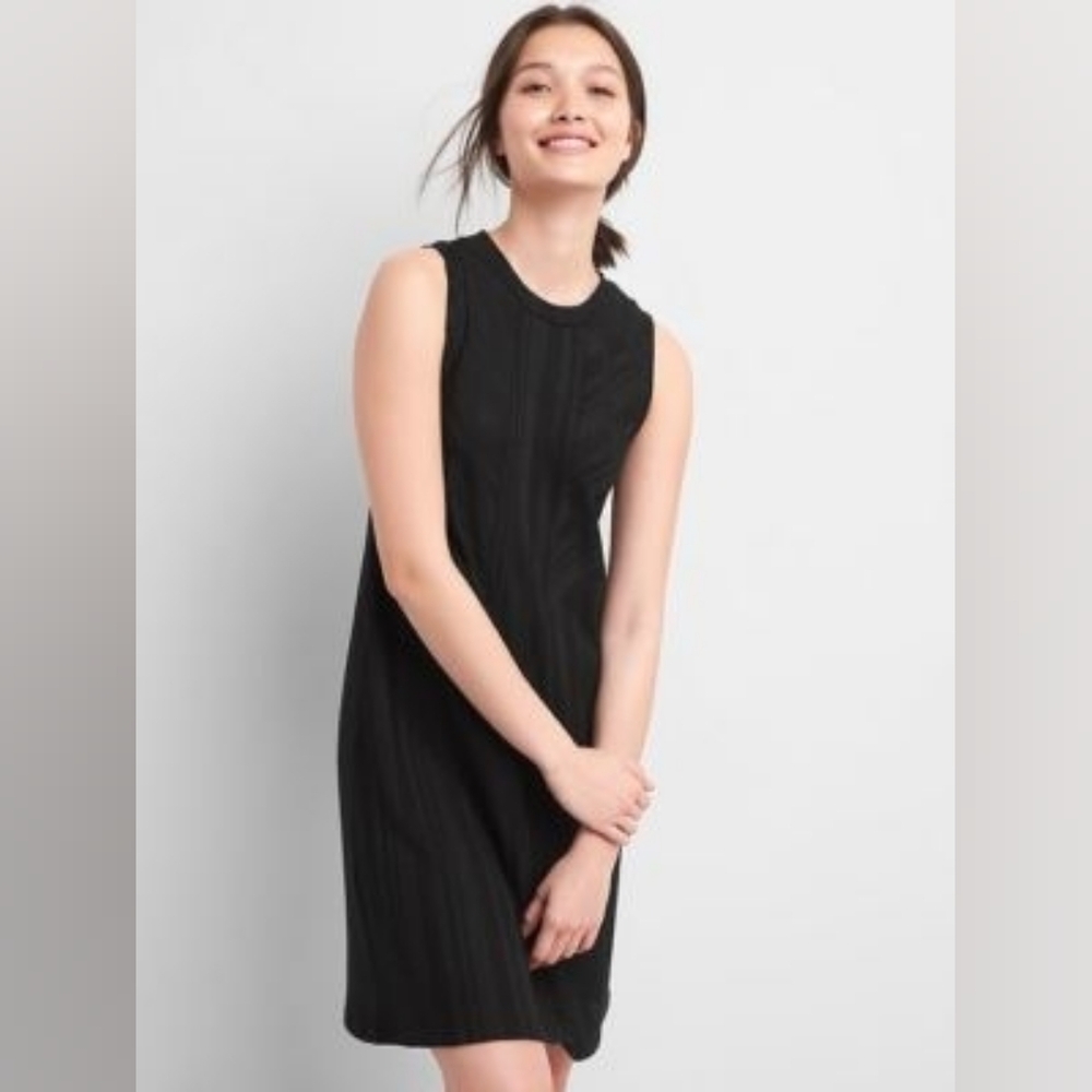 GAP Women Softspun Black Ribbed Sleeveless Panel Textured Shift Dress